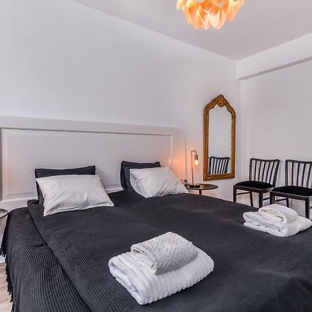 66 Apartment - Stylish Two Bedroom In Lozenets District By Flat Mаnager โซเฟีย ภายนอก รูปภาพ