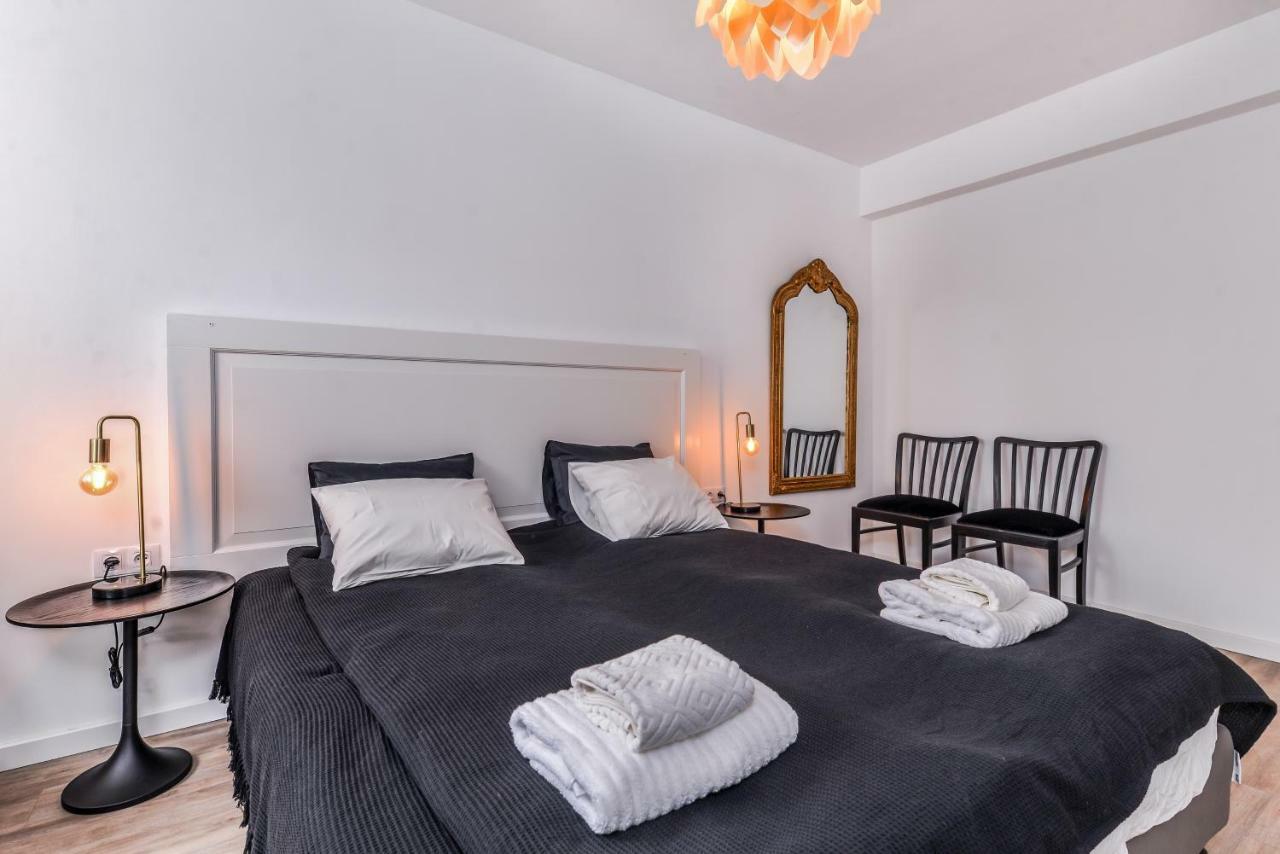 66 Apartment - Stylish Two Bedroom In Lozenets District By Flat Mаnager โซเฟีย ภายนอก รูปภาพ